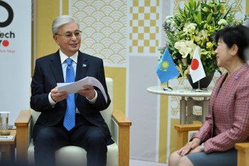 Фотография к новости: Токаев и губернатор Токио обсудили будущее цифровых мегаполисов