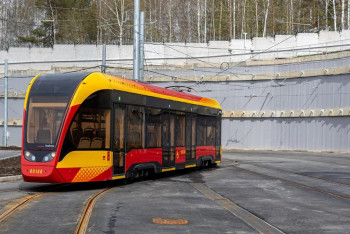 Фотография к новости: В России протестировали первый междугородний беспилотный трамвай