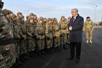 Фотография к новости: Президент посетил специализированную военную школу-интернат в Таразе