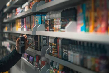 Фотография к новости: В Астане прошли рейды против вейпов и насвая