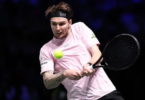 Фотография к новости: В январе теннисист Александр Бублик выступит на трех турнирах