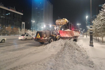 Фотография к новости: Астана под снегом: коммунальщики вывезли десятки тысяч кубометров за ночь