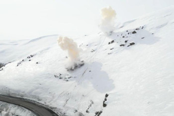 Фотография к новости: МЧС взрывает снежные лавины в двух регионах Казахстана