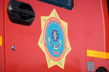 Фотография к новости: 46 человек эвакуировали с неисправного автобуса на трассе в Актюбинской области