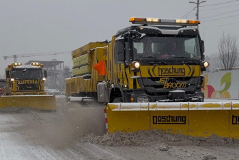 Фотография к новости: Снегопад парализовал Алматы: горожане часами добирались домой на фоне 10-балльных пробок