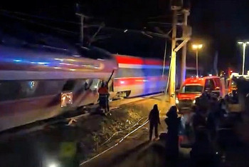 Фотография к новости: В Испании столкнулись два скоростных поезда: погибли не менее 21 человека