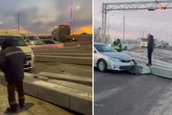 Фотография к новости: Бетонные опоры с прицепа обрушились на машины на трассе в Атырау