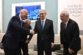 Фотография к новости: Токаев встретился с президентом ФИФА