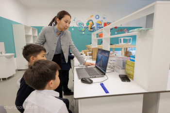 Фотография к новости: Соцсети без запрета: что на самом деле ограничат детям в Казахстане