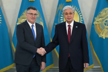 Фотография к новости: Токаев принял министра иностранных дел Израиля