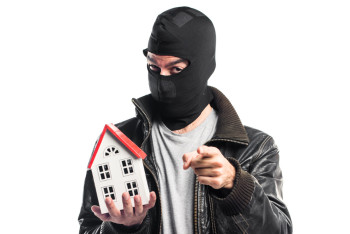 Фотография к новости: Лжеброкер из Instagram обманул десятки казахстанцев на 95 млн тенге