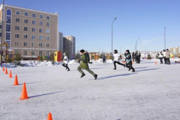 Фотография к новости: В Астане впервые зимой прошла семейная эстафета "Папа, мама и я"