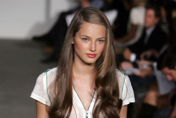 Фотография к новости: Имя модели из Казахстана всплыло в рассекреченных материалах по делу Эпштейна