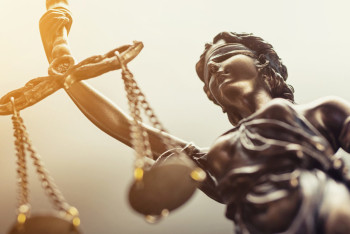 Фотография к новости: Проект Конституции сохраняет и усиливает права человека — Артур Ластаев