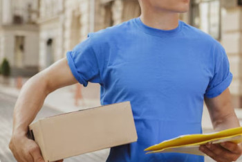 Фотография к новости: Полиция предупреждает молодежь о рисках "курьерской работы"