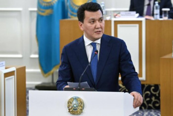 Фотография к новости: Ерлан Карин сравнил действующую и новую Конституцию