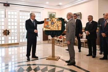 Фотография к новости: Токаев и премьер Пакистана открыли культурные и спортивные центры в Исламабаде