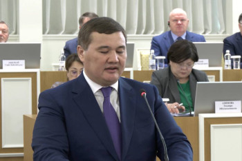 Фотография к новости: Нурлыбек Налибаев о новой Конституции: регионы получат реальные механизмы устойчивого развития