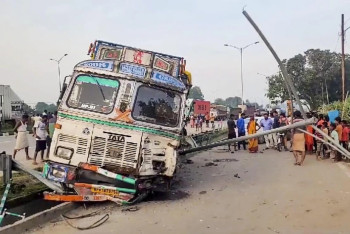 Фотография к новости: В МИРЕ: ДТП в Индии, пожар в Петербурге и взрыв под Бухарестом