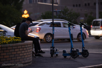 Фотография к новости: С 1 июля электросамокаты в Казахстане признаются транспортом: в Алматы прошли обсуждения