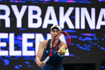Фотография к новости: Елена Рыбакина обыграла олимпийскую чемпионку на турнире WTA-1000 в Дохе