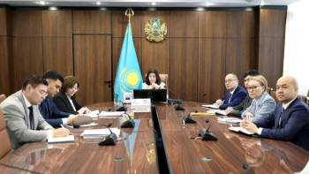 Фотография к новости: Ревизия в Минпросвещения РК: ведомство урезает форумы и отчётные совещания