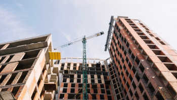 Фотография к новости: Оплата после ввода объекта: в Казахстане закрутили гайки на стройках за госсчёт