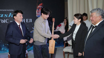 Фотография к новости: Костюм Димаша, созданный стилистом Майкла Джексона, показали в Алматы