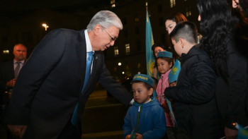 Фотография к новости: "Будущее — за вами": Токаев в Вашингтоне побеседовал с казахстанцами