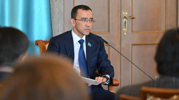 Фотография к новости: Ашимбаев разъяснил полномочия Халық Кеңесі