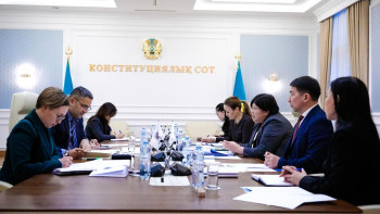 Фотография к новости: Миссию БДИПЧ ОБСЕ ознакомили с работой Конституционной комиссии