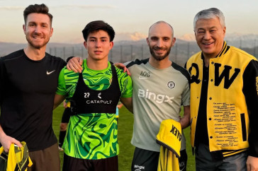 Фотография к новости: В Алматы прибыли специалисты "Челси" для работы с Дастаном Сатпаевым