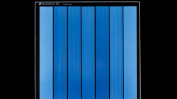 Фотография к новости: "Вечное" хранилище: Microsoft представила технологию записи данных в стекле