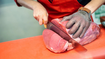 Фотография к новости: 10-12 тысяч за говядину? Айдарбек Сапаров рассказал о справедливой цене на мясо