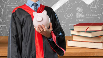 Фотография к новости: Астанчанина заставили вернуть миллионы за обучение