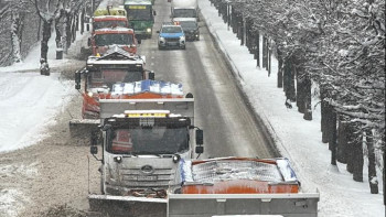 Фотография к новости: Алматы в снегу: тысячи рабочих и сотни машин борются с непогодой