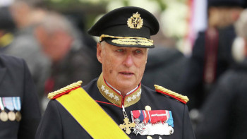 Фотография к новости: Короля Норвегии Харальда V госпитализировали во время отпуска