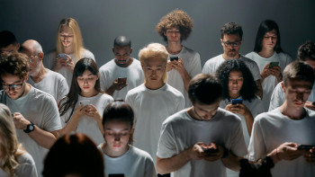 Фотография к новости: Психологические трюки мошенников: как не попасться на уловки