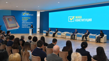 Фотография к новости: В проекте Конституции четко отражен человекоориентированный подход - Балаева