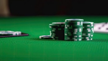 Фотография к новости: Житель Уральска шантажировал акима и проиграл украденные миллионы на ставках