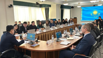 Фотография к новости: В Минтруда обсудили цифровизацию и инклюзивную политику с экспертами «Талдау мектебі»