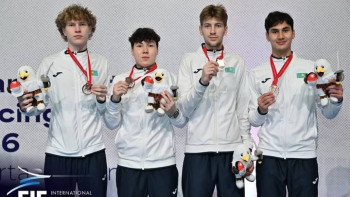 Фотография к новости: Сборная Казахстана по фехтованию завоевала бронзовую медаль