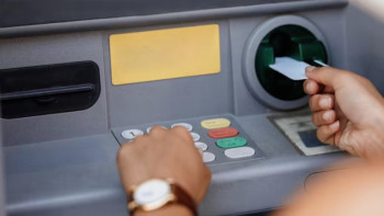 Фотография к новости: Наличные вымирают? Снятие денег упало до минимума за 9 лет