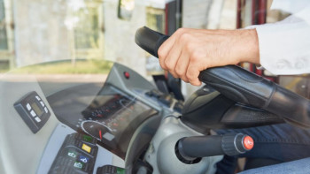 Фотография к новости: Без техосмотра, без прав: в Астане вскрыли бардак в автопарках