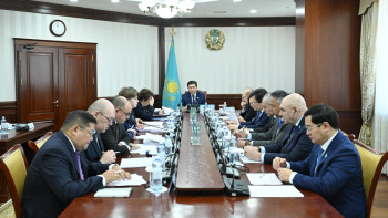 Фотография к новости: Депутаты Мажилиса обсудят сотрудничество Казахстана с международными фининститутами