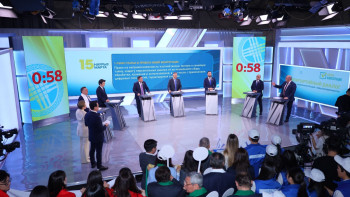 Фотография к новости: Политические партии выразили свою поддержу народной Конституции