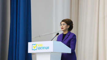 Фотография к новости: В Усть-Каменогорске на площадке вуза обсудили Новую Конституцию и поддержку референдума