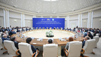 Фотография к новости: Маулен Ашимбаев: Референдум станет историческим этапом развития Казахстана