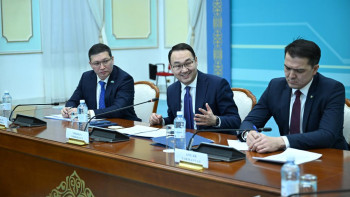 Фотография к новости: В МИД Казахстана обсудили создание Центра цифровых решений ЭСКАТО ООН в Алматы