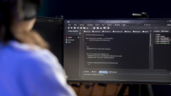 Фотография к новости: Женщины в IT: Как казахстанский программист создает ИИ-решения для медицины и образования